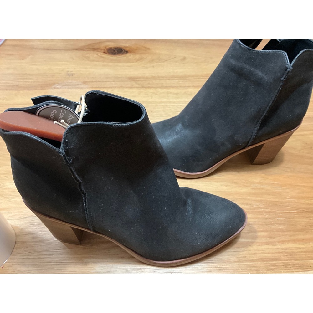 MIA Womens Black Ankle Booties Block Heel Side Zip Almond Toe Size 9